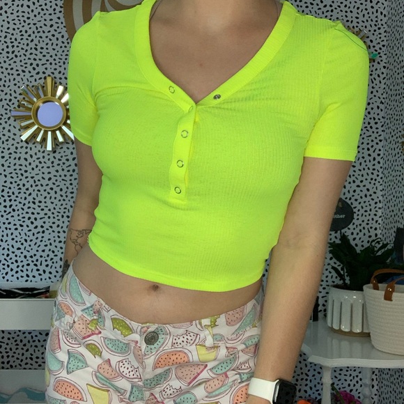 Neon crop top - Picture 2 of 9